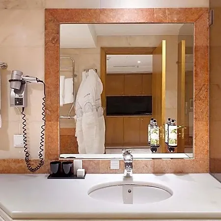 Altis Turisticos 4*