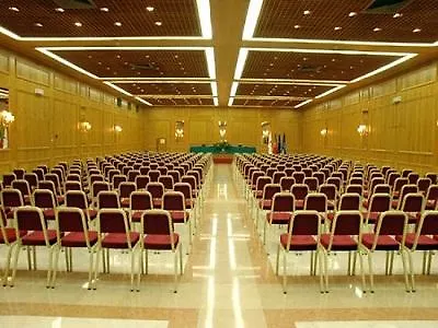 Ξενοδοχείο με διαμερίσματα Altis Turisticos 4*